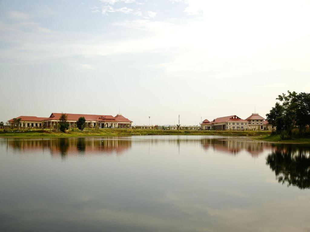 Horizon Lake View Resort Naypyidaw Exteriér fotografie